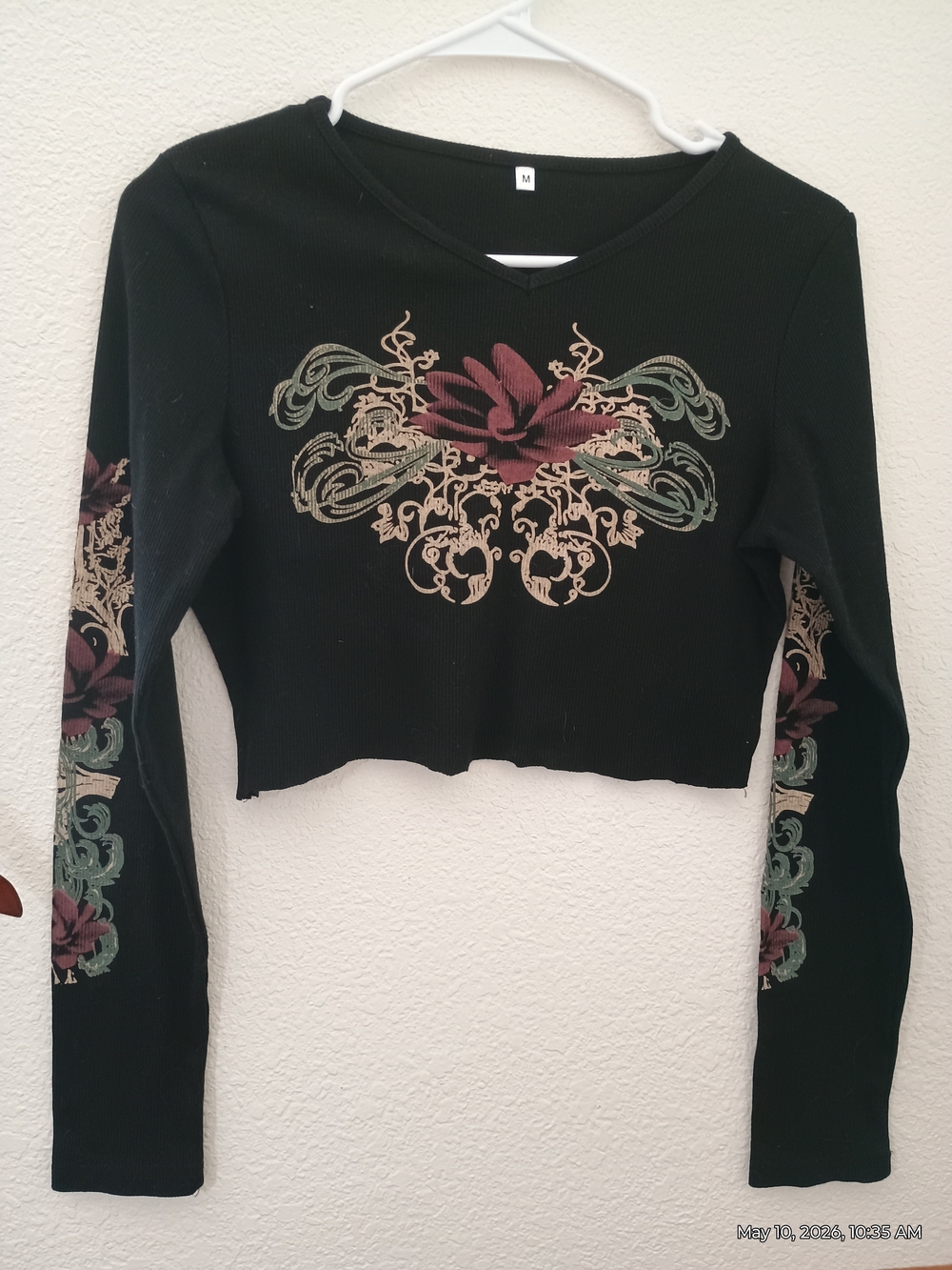 Black Floral Cropped Long-Sleeve Tee